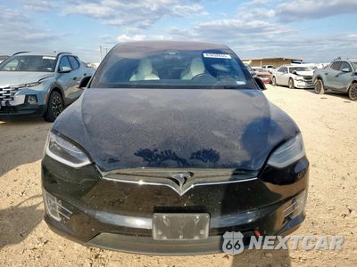 Piąte zdjęcie samochodu w środku: 2017 TESLA MODEL X VIN:5YJXCBE21HF050463 - miniatura