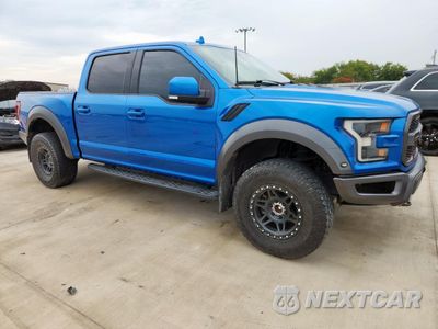 Czwarte zdjęcie samochodu z boku: 2019 FORD F150 RAPTOR VIN:1FTFW1RGXKFA94094 - miniatura