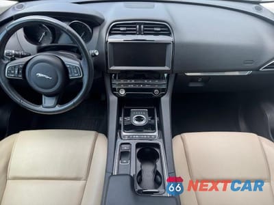 Zdjęcie 8 z 15 samochodu: 2020 JAGUAR F-PACE PREMIUM VIN:SADCJ2FX8LA619250 - miniatura