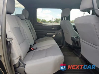 Zdjęcie 10 z 13 samochodu: 2025 TOYOTA TUNDRA CREWMAX SR VIN:5TFLA5DB5SX248449 - miniatura