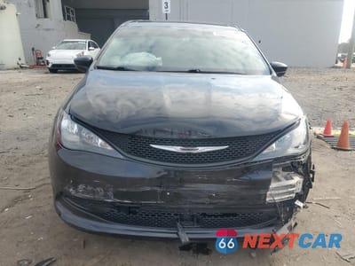 Piąte zdjęcie samochodu w środku: 2023 CHRYSLER VOYAGER LX VIN:2C4RC1CG3PR547874 - miniatura