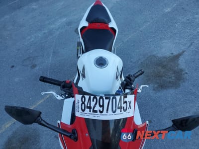 Piąte zdjęcie samochodu w środku: 2018 HONDA CBR500 R VIN:MLHPC4412J5500145 - miniatura