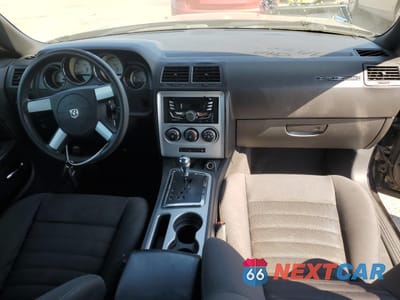 Zdjęcie 8 z 12 samochodu: 2010 DODGE CHALLENGER SE VIN:2B3CJ4DV1AH260414 - miniatura