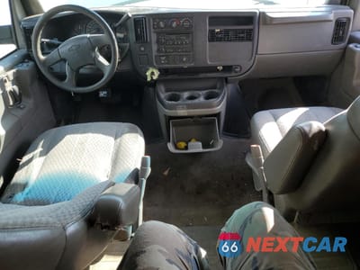 Zdjęcie 8 z 13 samochodu: 2006 CHEVROLET EXPRESS G3500 VIN:1GAHG35UX61180580 - miniatura