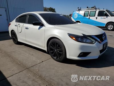 Czwarte zdjęcie samochodu z boku: 2017 NISSAN ALTIMA 2.5 VIN:1N4AL3AP7HC172194 - miniatura