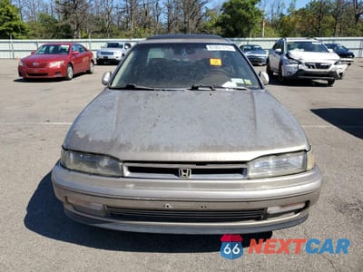 Piąte zdjęcie samochodu w środku: 1990 HONDA ACCORD EX VIN:1HGCB7266LA034686 - miniatura