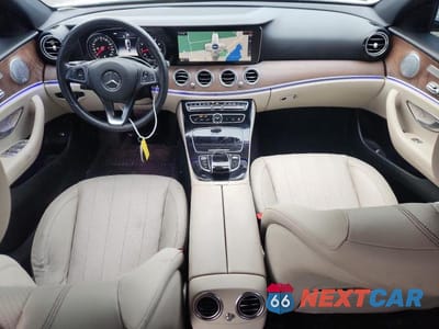 Zdjęcie 8 z 12 samochodu: 2017 MERCEDES-BENZ E 300 4MATIC VIN:WDDZF4KBXHA016987 - miniatura