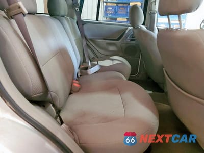 Zdjęcie 11 z 13 samochodu: 2004 JEEP GRAND CHEROKEE LAREDO VIN:1J4GX48S34C242206 - miniatura