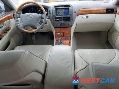 Zdjęcie 8 z 12 samochodu: 2004 LEXUS LS 430 VIN:JTHBN36F140171156 - miniatura