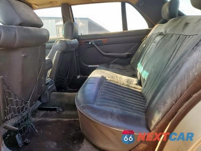 Zdjęcie 10 z 13 samochodu: 1986 MERCEDES-BENZ 420 SEL VIN:WDBCA35D2GA215454 - miniatura