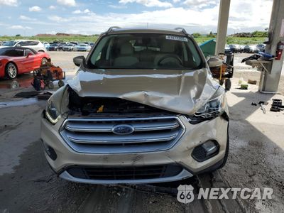 Piąte zdjęcie samochodu w środku: 2017 FORD ESCAPE TITANIUM VIN:1FMCU9JDXHUC17109 - miniatura
