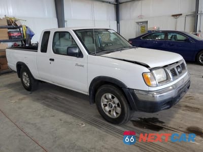 Czwarte zdjęcie samochodu z boku: 2000 NISSAN FRONTIER KING CAB XE VIN:1N6DD26S4YC367260 - miniatura