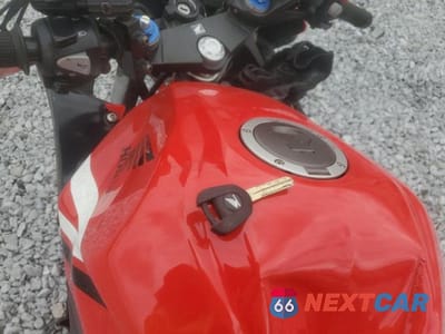 Zdjęcie 8 z 9 samochodu: 2017 HONDA CBR500 R VIN:MLHPC4468H5401402 - miniatura