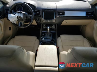 Zdjęcie 8 z 12 samochodu: 2014 VOLKSWAGEN TOUAREG V6 VIN:WVGEF9BP8ED013738 - miniatura