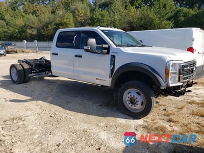 Czwarte zdjęcie samochodu z boku: 2023 FORD F550 SUPER DUTY VIN:1FD0W5HTXPEC31958 - miniatura