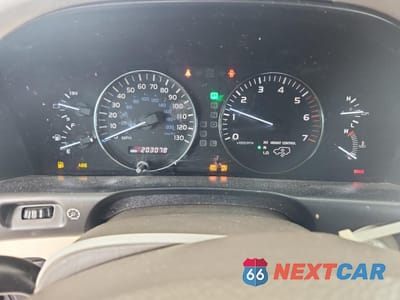 Zdjęcie 9 z 13 samochodu: 2005 LEXUS LX 470 VIN:JTJHT00W453550321 - miniatura