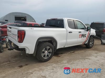Trzecie zdjęcie samochodu z tyłu: 2026 GMC SIERRA VIN:1GTRUAED6TZ110970 - miniatura