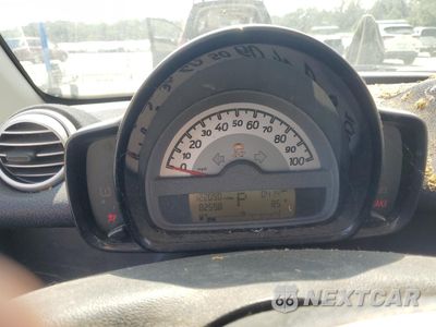 Zdjęcie 9 z 13 samochodu: 2014 SMART FORTWO PURE VIN:WMEEJ3BAXEK783853 - miniatura