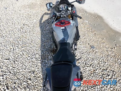 Zdjęcie 6 z 11 samochodu: 2025 SUZUKI GSX-R750 VIN:JS1GR7MA4S7101711 - miniatura