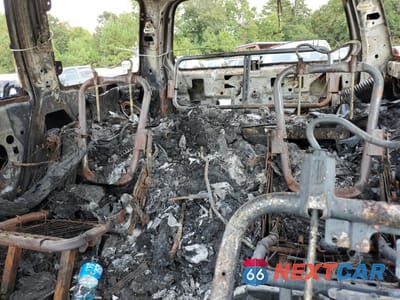 Zdjęcie 10 z 13 samochodu: 2002 LINCOLN NAVIGATOR VIN:5LMEU27R32LJ02414 - miniatura