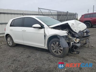 Czwarte zdjęcie samochodu z boku: 2017 VOLKSWAGEN GOLF S VIN:3VW217AU1HM017668 - miniatura