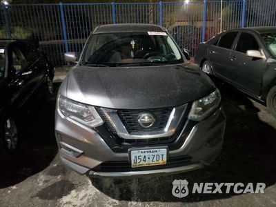 Piąte zdjęcie samochodu w środku: 2018 NISSAN ROGUE S VIN:5N1AT2MT3JC825358 - miniatura