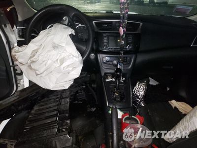 Zdjęcie 8 z 12 samochodu: 2018 NISSAN SENTRA S VIN:3N1AB7AP7JL639308 - miniatura