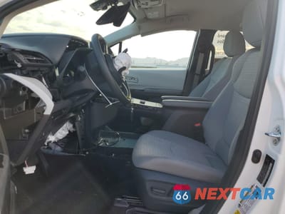Zdjęcie 7 z 13 samochodu: 2025 TOYOTA SIENNA LE VIN:5TDKRKEC3SS233495 - miniatura