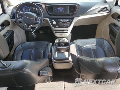 Zdjęcie 8 z 14 samochodu: 2017 CHRYSLER PACIFICA TOURING L VIN:2C4RC1BG1HR702814 - miniatura