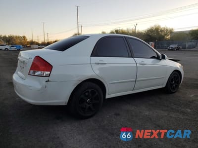 Trzecie zdjęcie samochodu z tyłu: 2009 KIA SPECTRA EX VIN:KNAFE221895654352 - miniatura