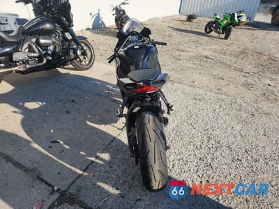 Czwarte zdjęcie samochodu z boku: 2023 KAWASAKI ZX1002 M VIN:JKBZXVM10PA004420 - miniatura