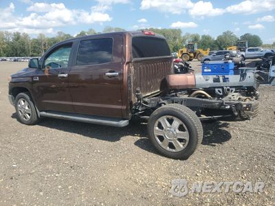 Drugie zdjęcie samochodu z przodu: 2017 TOYOTA TUNDRA CREWMAX 1794 VIN:5TFAY5F15HX631839 - miniatura