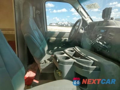 Zdjęcie 11 z 14 samochodu: 2022 FORD ECONOLINE - TRUCKS DELIVERY VAN VIN:1FDWE3FK7NDC25727 - miniatura