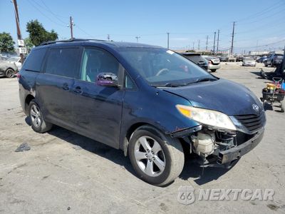 Czwarte zdjęcie samochodu z boku: 2011 TOYOTA SIENNA LE VIN:5TDKK3DCXBS138105 - miniatura