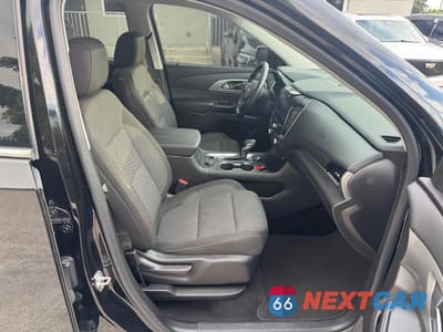 Zdjęcie 7 z 15 samochodu: 2021 CHEVROLET TRAVERSE LT VIN:1GNERGKW7MJ168621 - miniatura