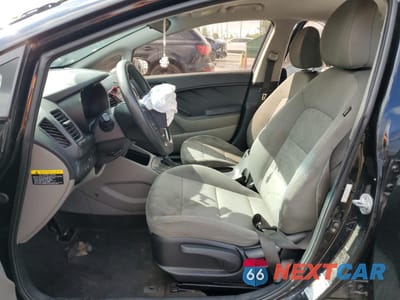 Zdjęcie 7 z 14 samochodu: 2016 KIA FORTE LX VIN:KNAFK4A60G5502970 - miniatura