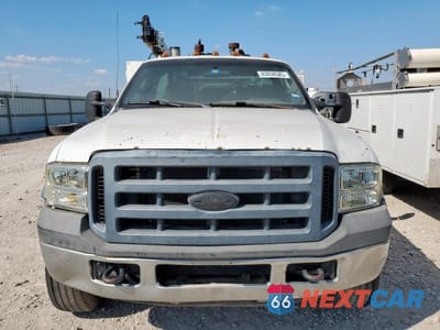 Piąte zdjęcie samochodu w środku: 2006 FORD F550 SUPER DUTY VIN:1FDAF56P16ED42150 - miniatura