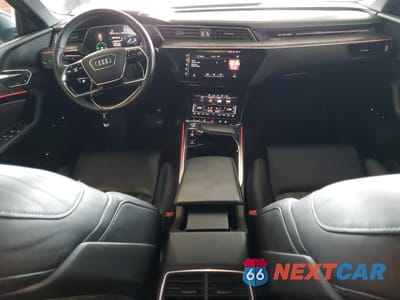 Zdjęcie 8 z 14 samochodu: 2019 AUDI E-TRON PRESTIGE VIN:WA1VAAGE3KB006077 - miniatura