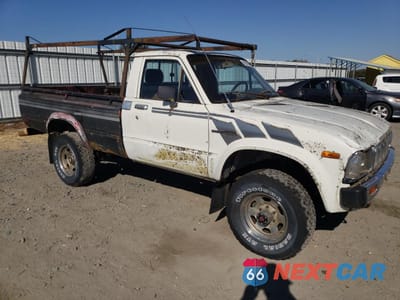 Czwarte zdjęcie samochodu z boku: 1982 TOYOTA PICKUP RN48 VIN:JT4RN48S5C0056591 - miniatura