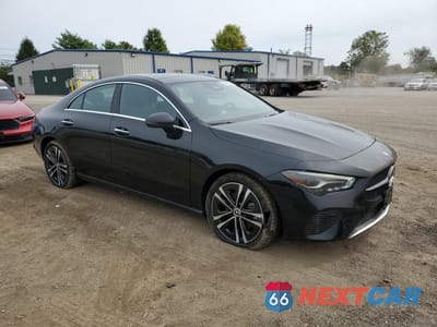 Czwarte zdjęcie samochodu z boku: 2025 MERCEDES-BENZ CLA 250 4MATIC VIN:W1K5J4HB1SN489732 - miniatura
