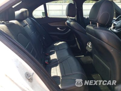 Zdjęcie 10 z 15 samochodu: 2015 MERCEDES-BENZ C 300 4MATIC VIN:55SWF4KB9FU014101 - miniatura