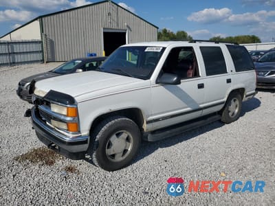1997 CHEVROLET TAHOE K1500 1GNEK13R0VJ396682 - główne zdjęcie licytacji z USA - miniatura