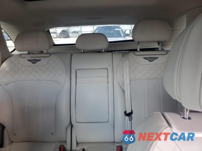 Zdjęcie 10 z 15 samochodu: 2017 BENTLEY BENTAYGA VIN:SJAAC2ZV2HC014788 - miniatura