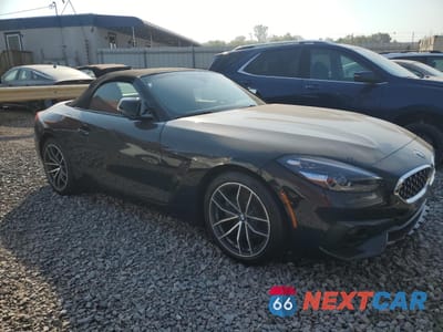 Czwarte zdjęcie samochodu z boku: 2022 BMW Z4 SDRIVE30I VIN:WBAHF3C04NWX42062 - miniatura