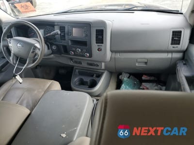 Zdjęcie 8 z 13 samochodu: 2014 NISSAN NV 3500 S VIN:5BZAF0AA0EN160268 - miniatura