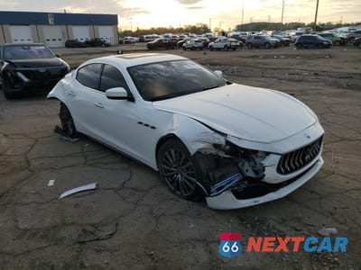 Czwarte zdjęcie samochodu z boku: 2018 MASERATI GHIBLI S VIN:ZAM57YTA4J1278492 - miniatura