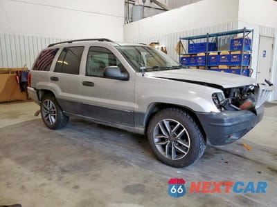 Czwarte zdjęcie samochodu z boku: 2004 JEEP GRAND CHEROKEE LAREDO VIN:1J4GX48S34C242206 - miniatura