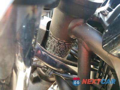 Zdjęcie 9 z 10 samochodu: 2021 KAWASAKI EX650 M VIN:ML5EXEM18MDA37696 - miniatura