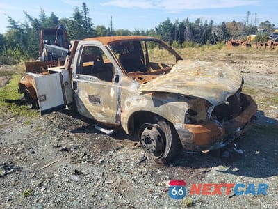 Czwarte zdjęcie samochodu z boku: 2002 FORD F450 SUPER DUTY VIN:1FDXF46S52ED35947 - miniatura