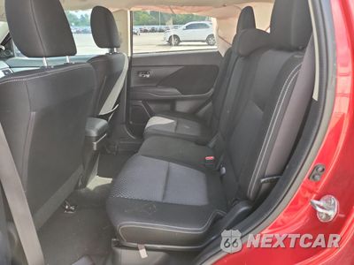 Zdjęcie 10 z 14 samochodu: 2016 MITSUBISHI OUTLANDER ES VIN:JA4AD2A3XGZ015263 - miniatura